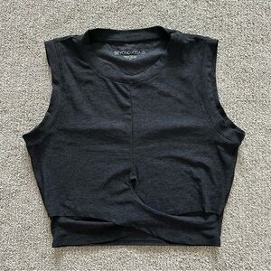 Beyond Yoga Featheweight Under Over Cropped Muscle Tank Medium